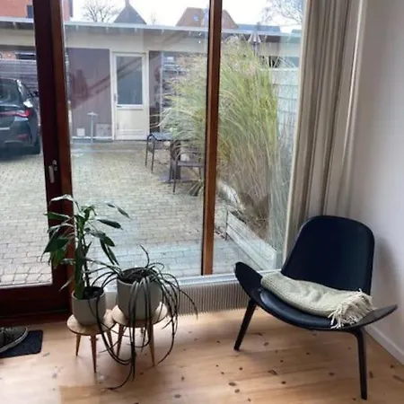 Moderne Og Raekkehus I *